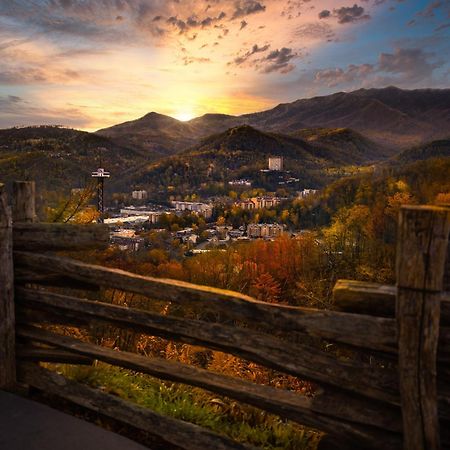 Majestic View Lodge, Amazing Views, Hot Tub, 1089 Free Tickets Each Paid Day, Dollywood And More Gatlinburg Ngoại thất bức ảnh